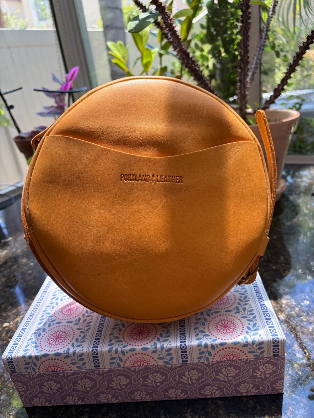 Portland Leather Sunflower Large Circle Crossbody Bag - Retired 🌻 - Picture 2 of 8